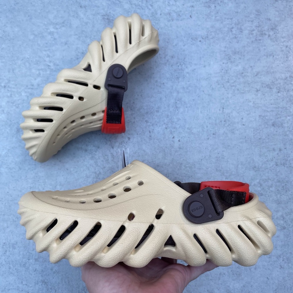 Crocs Echo Clog - Picture 2 of 15